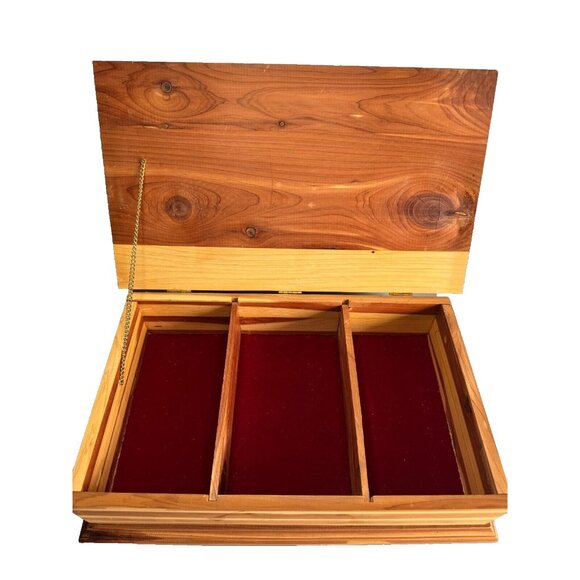 Nordstrom Cedar Wooden Jewelry & Trinket Storage Box With Dividers - Picture 4 of 9